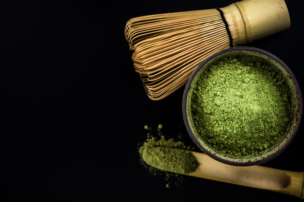 perbedaan green tea dan matcha